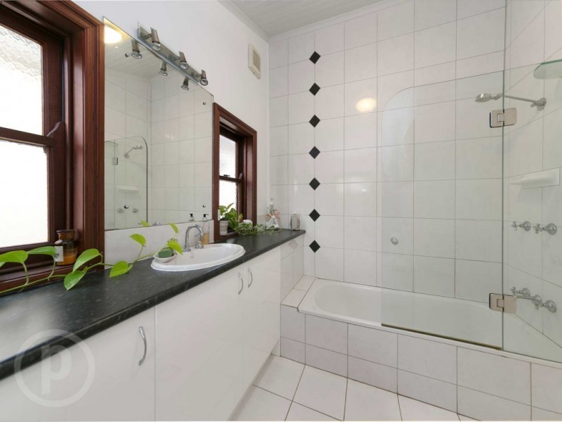 26 Graceville Avenue, Graceville QLD 4075