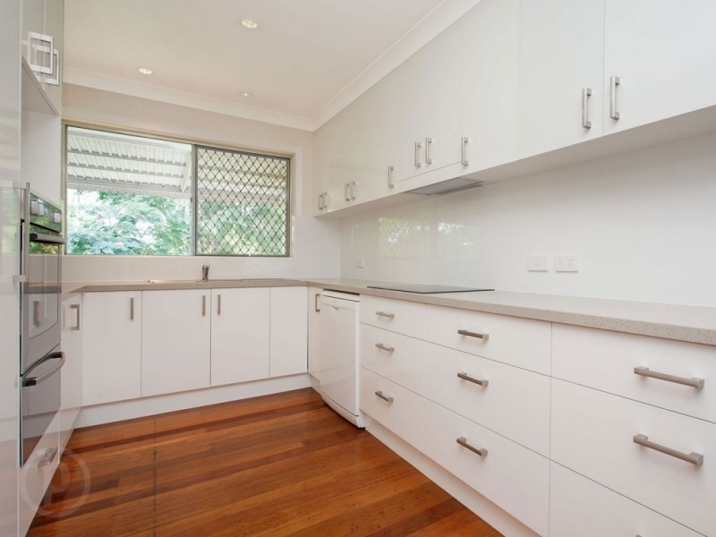 5 Strathburn Street, Oxley QLD 4075