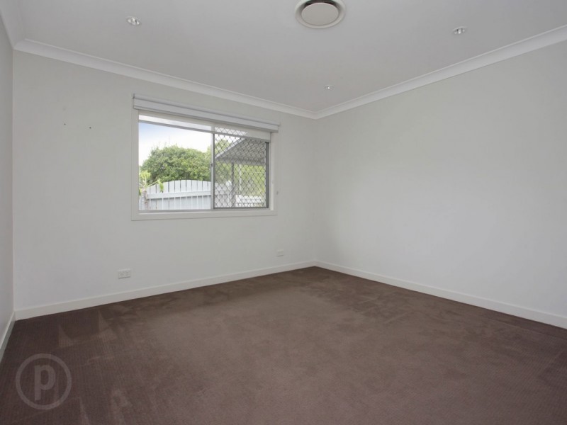 5 Strathburn Street, Oxley QLD 4075