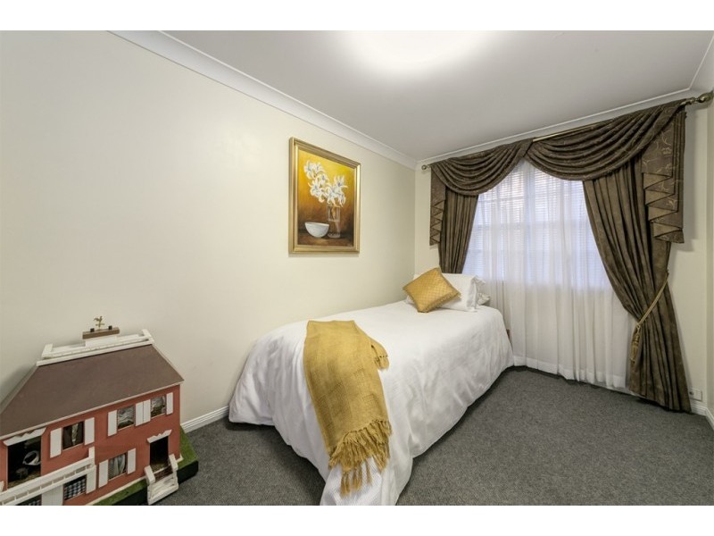 110 King Arthur Terrace, Tennyson QLD 4105