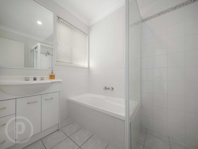 23 Homebush Crescent, Sinnamon Park QLD 4073