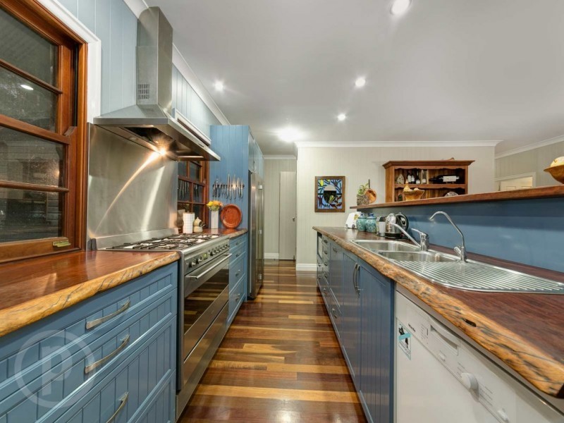 70 Hargreaves Avenue, Chelmer QLD 4068