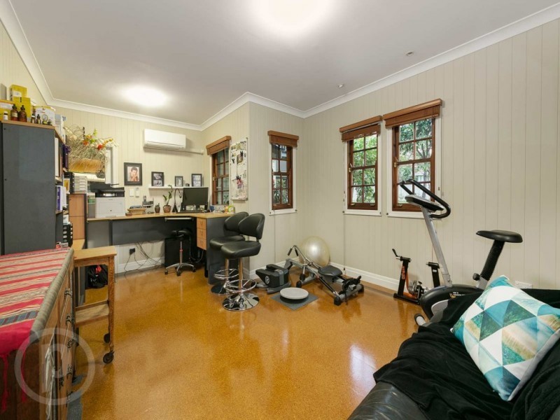 70 Hargreaves Avenue, Chelmer QLD 4068