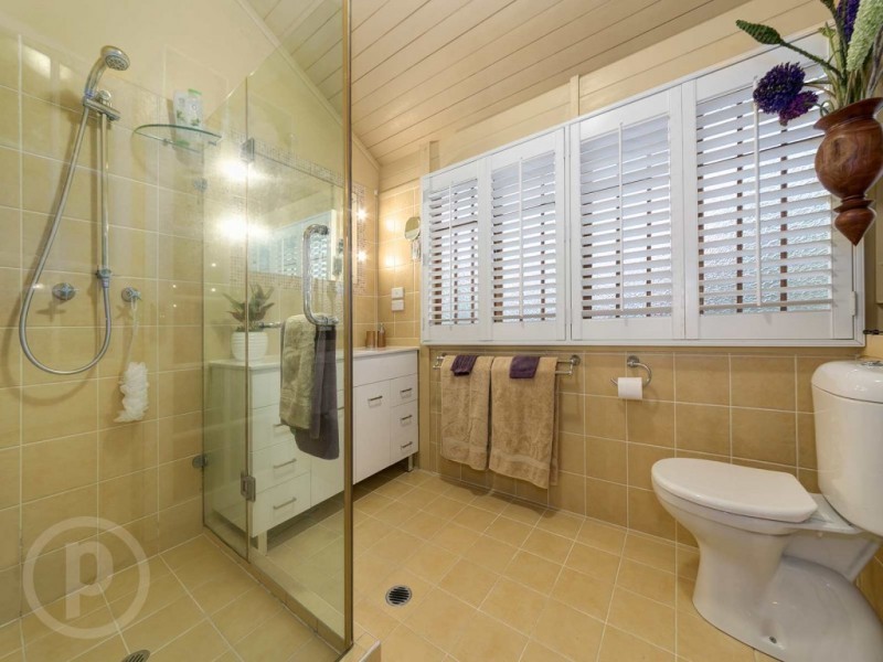 70 Hargreaves Avenue, Chelmer QLD 4068