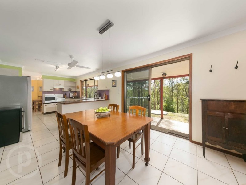 2 Mountain Vista Court, Mount Crosby QLD 4306