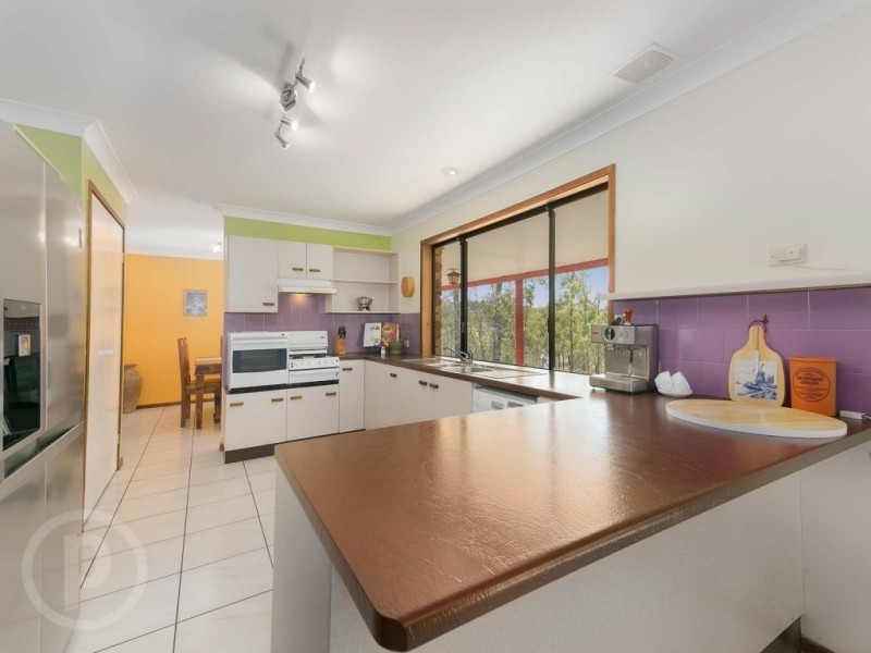 2 Mountain Vista Court, Mount Crosby QLD 4306