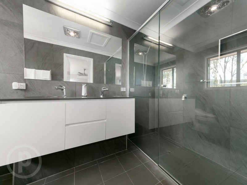 2 Mountain Vista Court, Mount Crosby QLD 4306