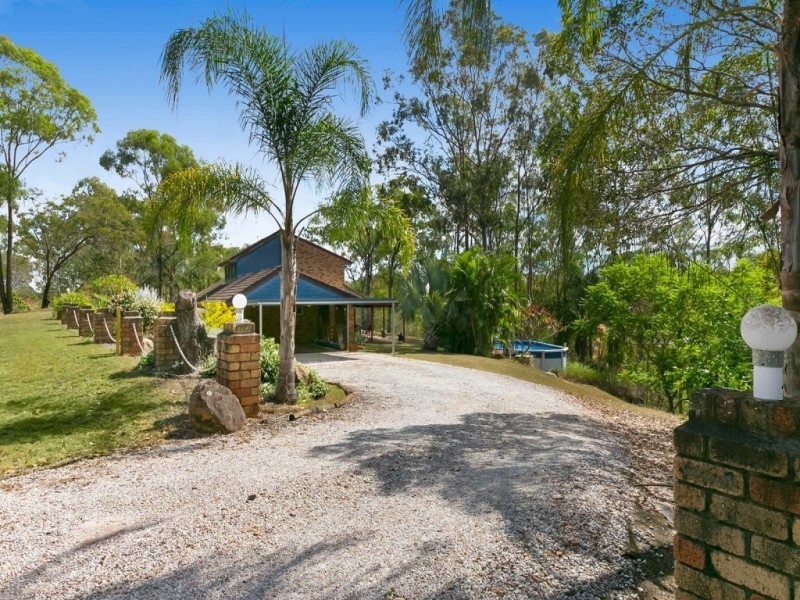 2 Mountain Vista Court, Mount Crosby QLD 4306