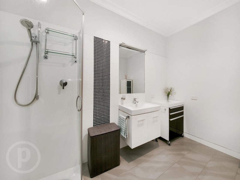 9 Collins Street, Corinda QLD 4075