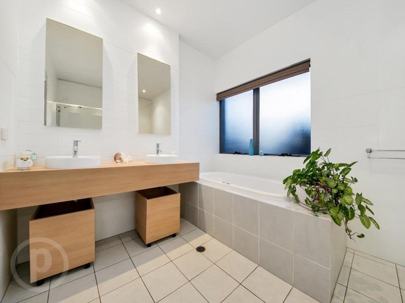 2 Kobada Street, Taringa QLD 4068