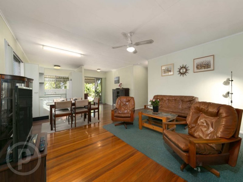 8 Muirlea Street, Oxley QLD 4075