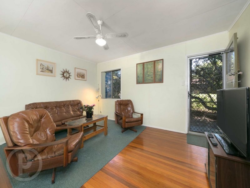8 Muirlea Street, Oxley QLD 4075