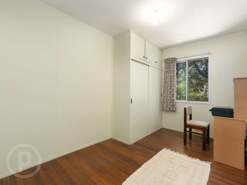 8 Muirlea Street, Oxley QLD 4075