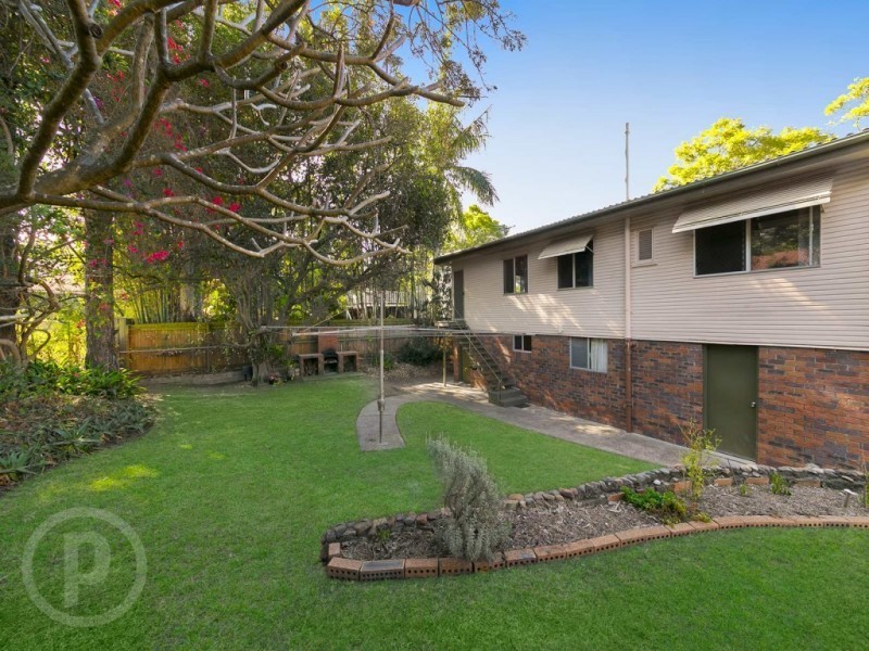 8 Muirlea Street, Oxley QLD 4075