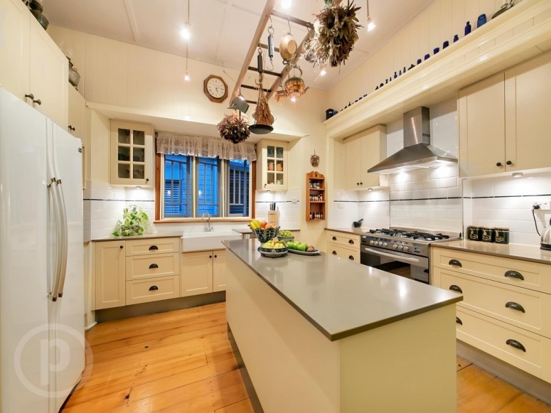 14 David Street, Tennyson QLD 4105