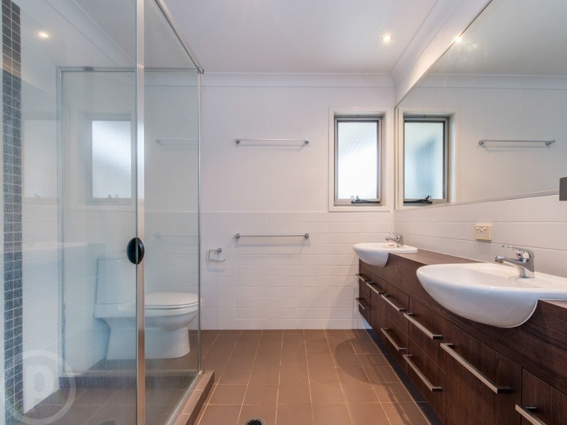 60 Borden Street, Sherwood QLD 4075