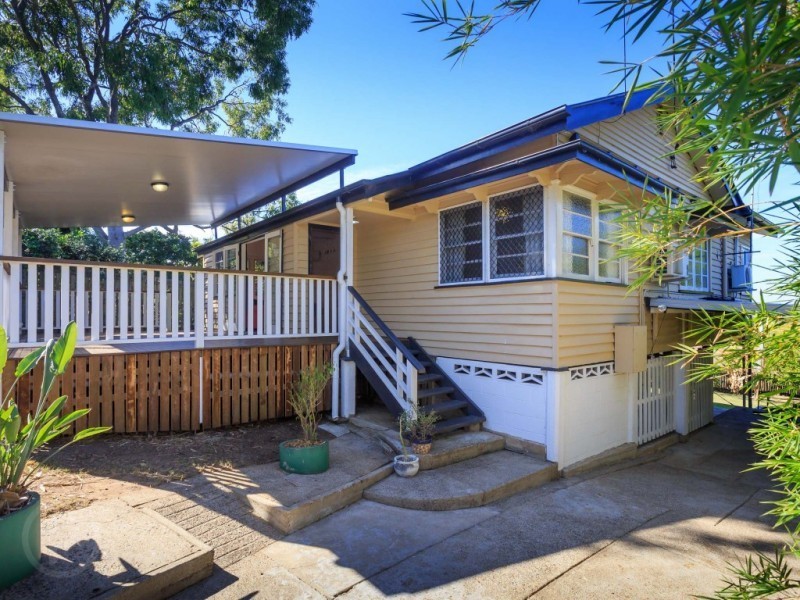 6 Brittain Street, Oxley QLD 4075