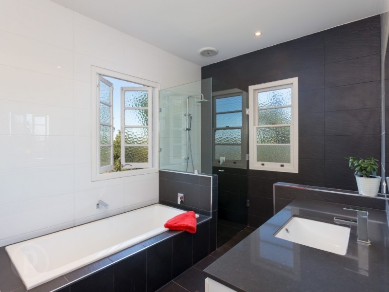 6 Brittain Street, Oxley QLD 4075