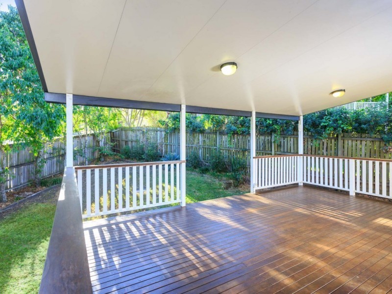 6 Brittain Street, Oxley QLD 4075