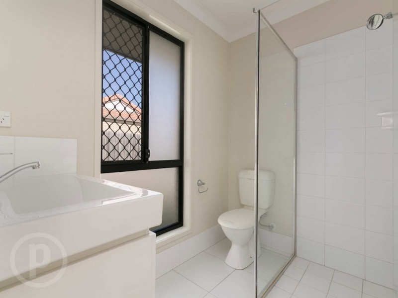 8 Chanel Place, Durack QLD 4077