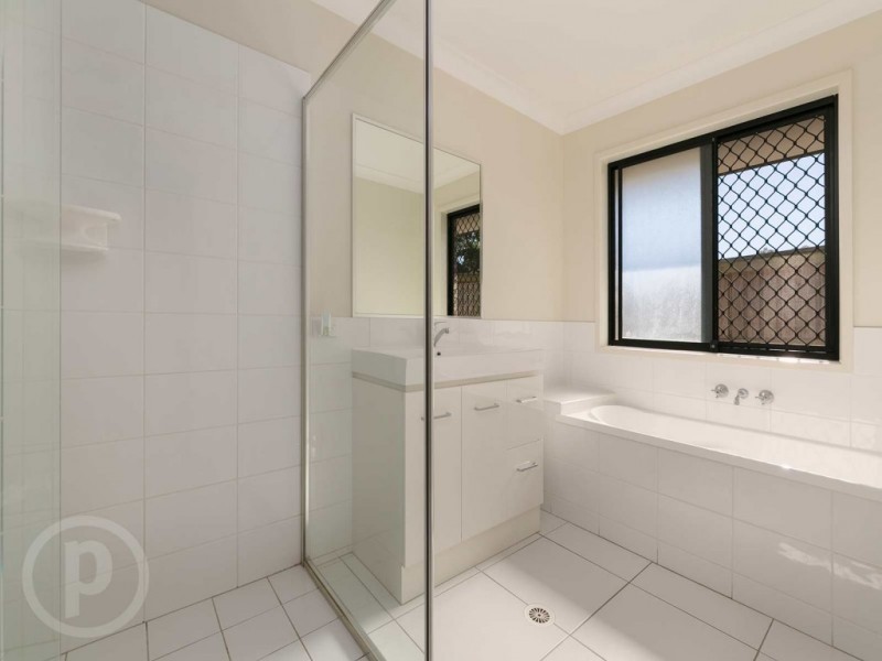8 Chanel Place, Durack QLD 4077