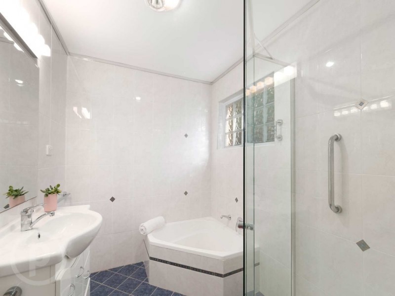 13 Aberfeldy Street, Kenmore QLD 4069