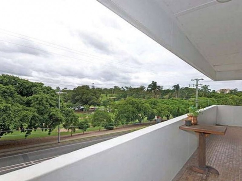 2/70 Sylvan Road, Toowong QLD 4066