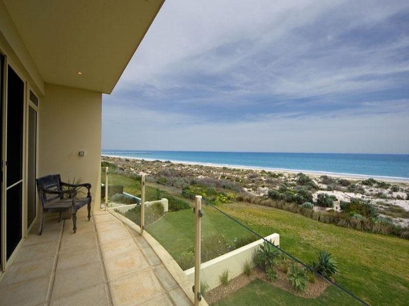 21 a Seaview Road, Tennyson SA 5022