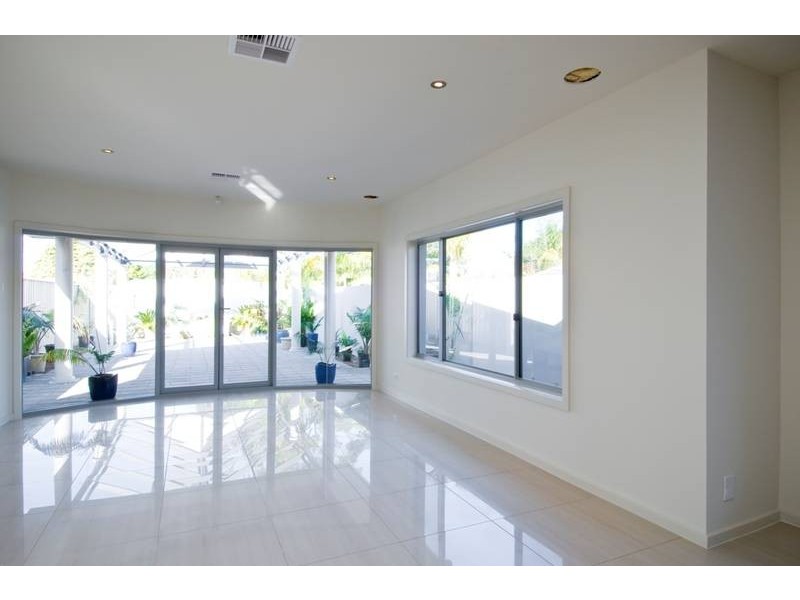 15 Westmoreland Road, Grange SA 5022