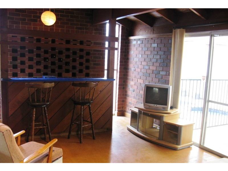 6 Newcombe Ave, West Lakes Shore SA 5020