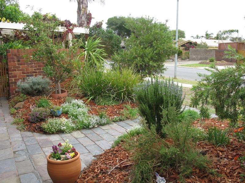 6 Newcombe Ave, West Lakes Shore SA 5020