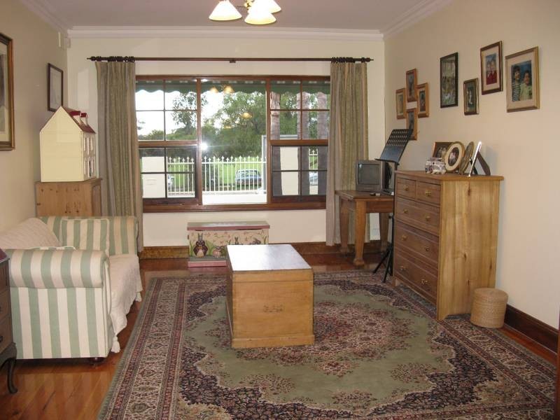 31 Surrey Street, Grange SA 5022