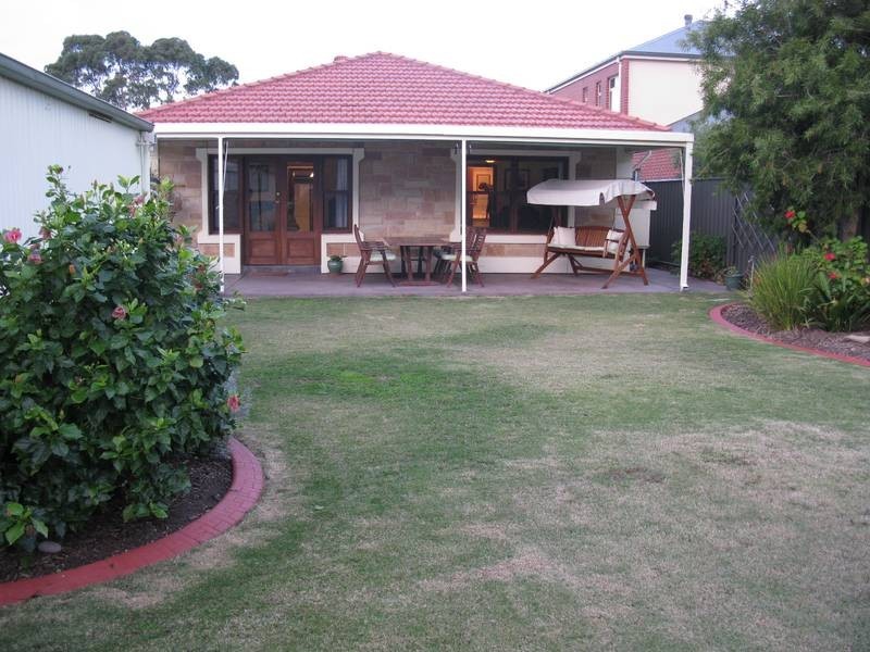 31 Surrey Street, Grange SA 5022