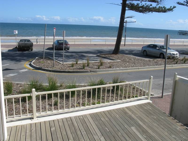 1/217 Esplanade, Henley Beach SA 5022