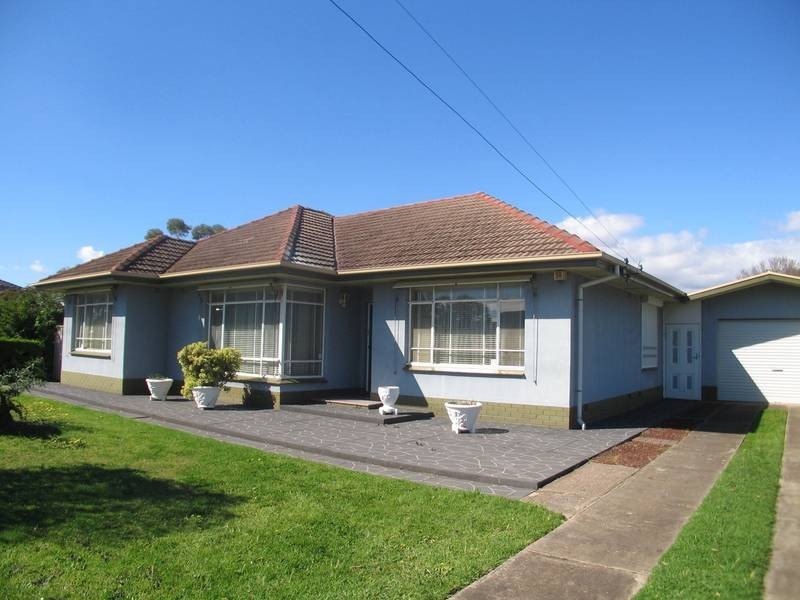 2 Mitton Ave, Henley Beach SA 5022