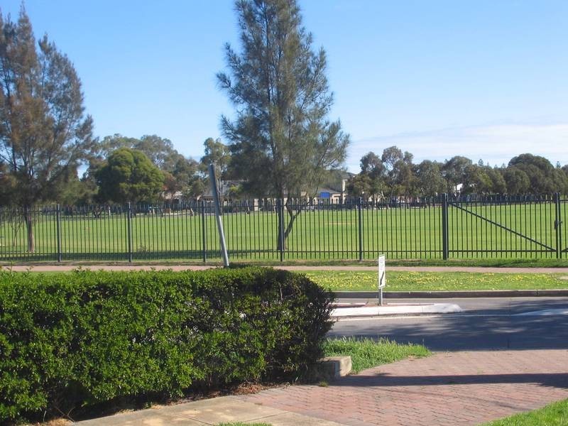 2 Mitton Ave, Henley Beach SA 5022