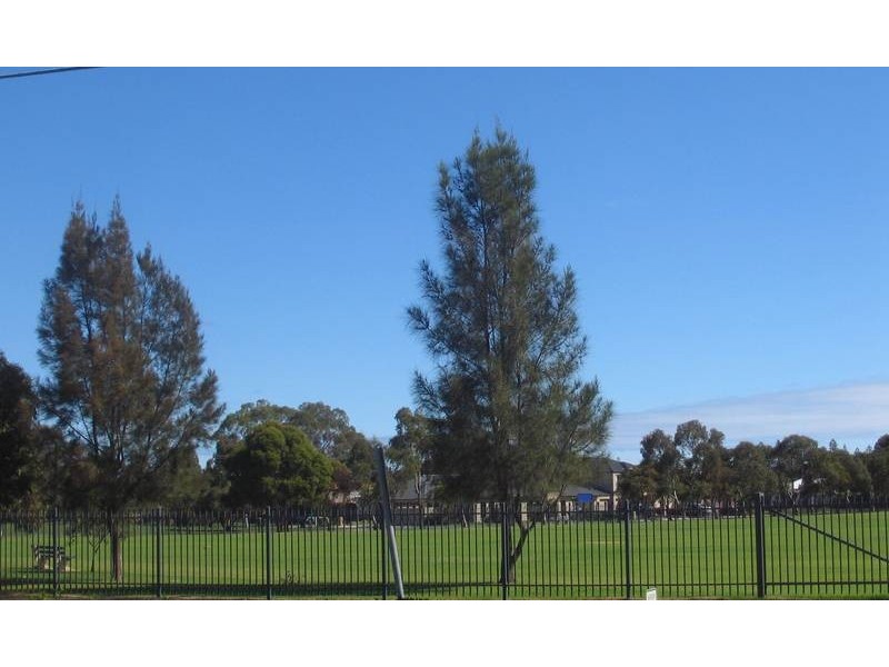 2 Mitton Ave, Henley Beach SA 5022