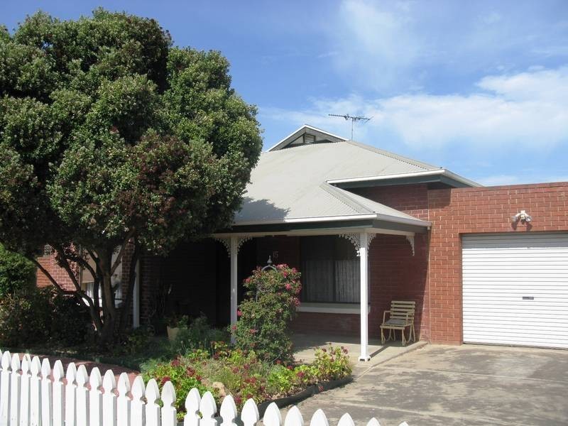 15 McGregor Tce, Rosewater SA 5013