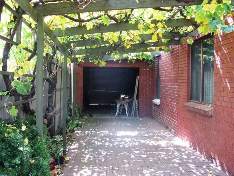15 McGregor Tce, Rosewater SA 5013