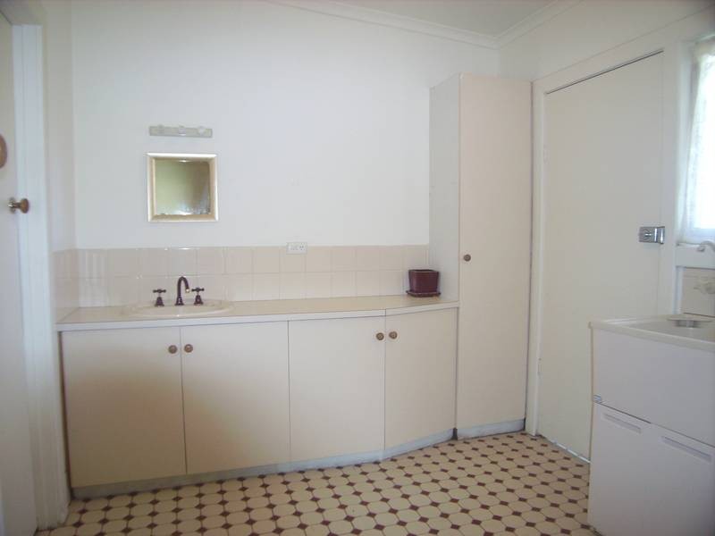 8 Joan Ave, Glengowrie SA 5044