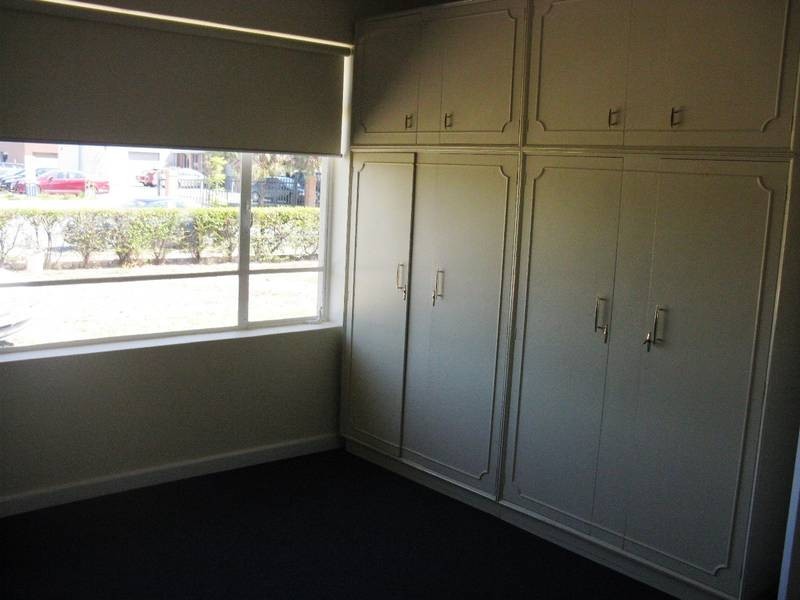 2 Mitton Ave, Henley Beach SA 5022