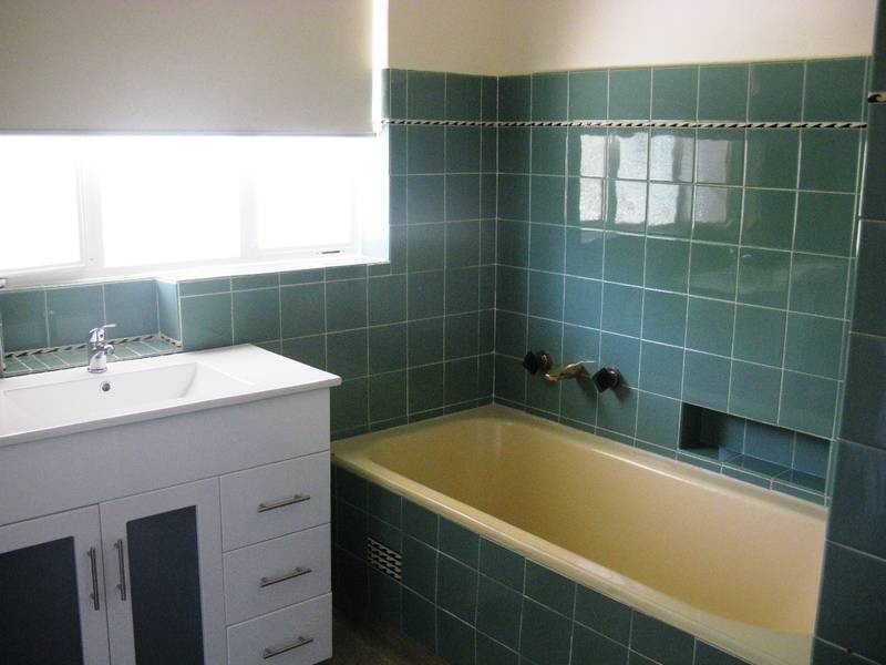 2 Mitton Ave, Henley Beach SA 5022