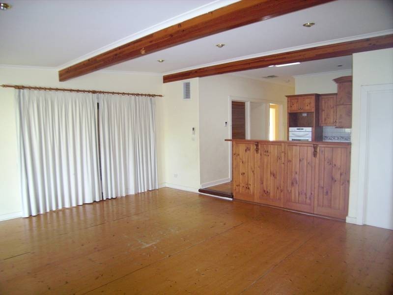 8 Joan Ave, Glengowrie SA 5044