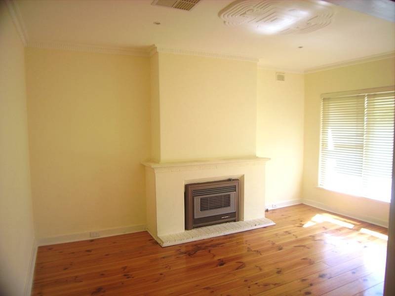 8 Joan Ave, Glengowrie SA 5044