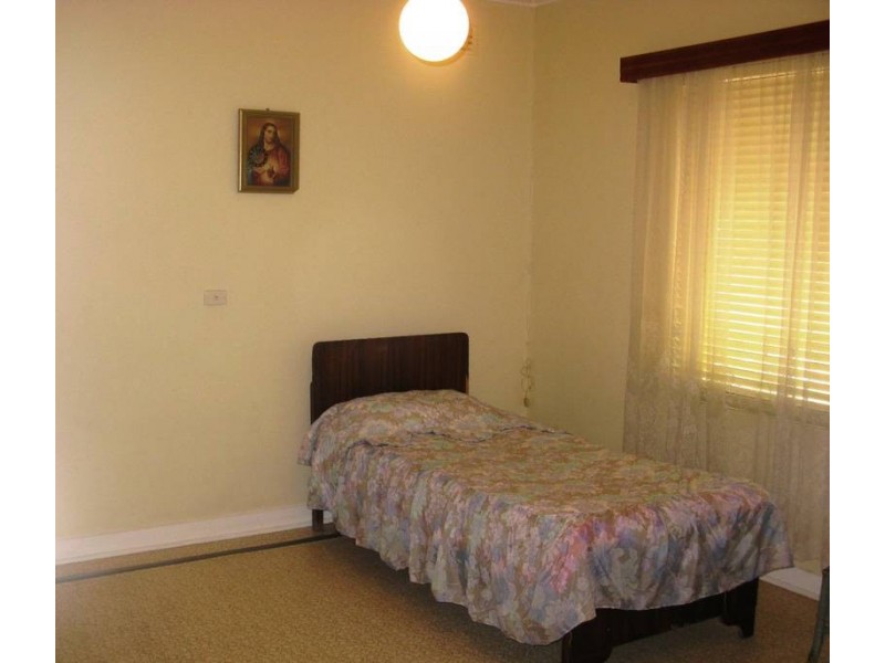 16 Lillian Street, Findon SA 5023