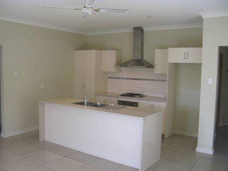 3/2 Hawkins Ave, Flinders Park SA 5025