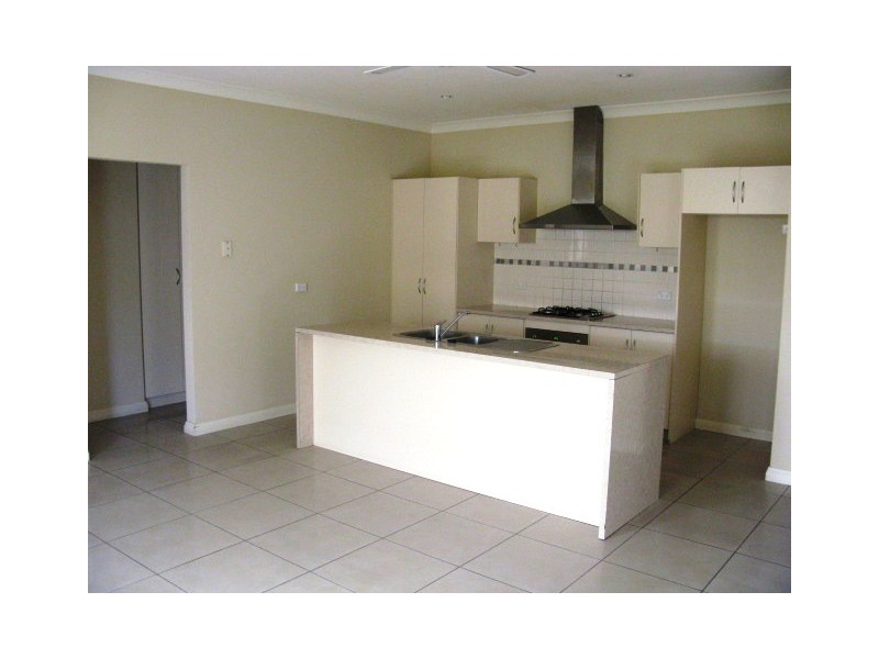 3/2 Hawkins Ave, Flinders Park SA 5025