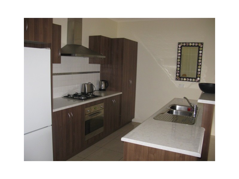 4/2 Hawkins Ave, Flinders Park SA 5025