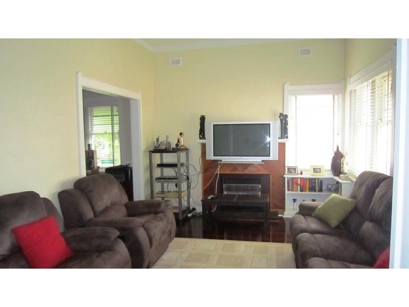 4 Ayr Avenue, Seaton SA 5023