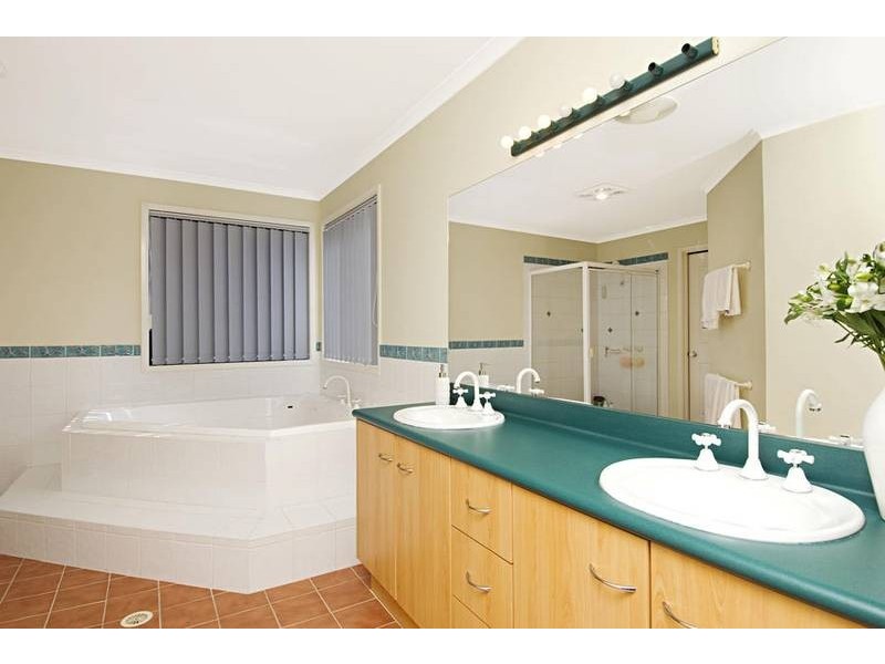 13 Armine Way, Beaumont Hills NSW 2155